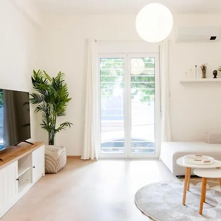 Luana's Charming In Pagrati Apartment Athens