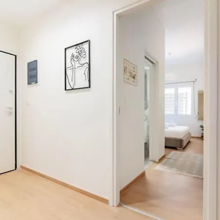Luana's Charming In Pagrati Apartment